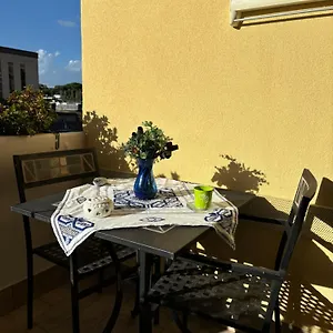 https://grellys-house-holiday-in-50m-from-the-metro.it-romehotels.com