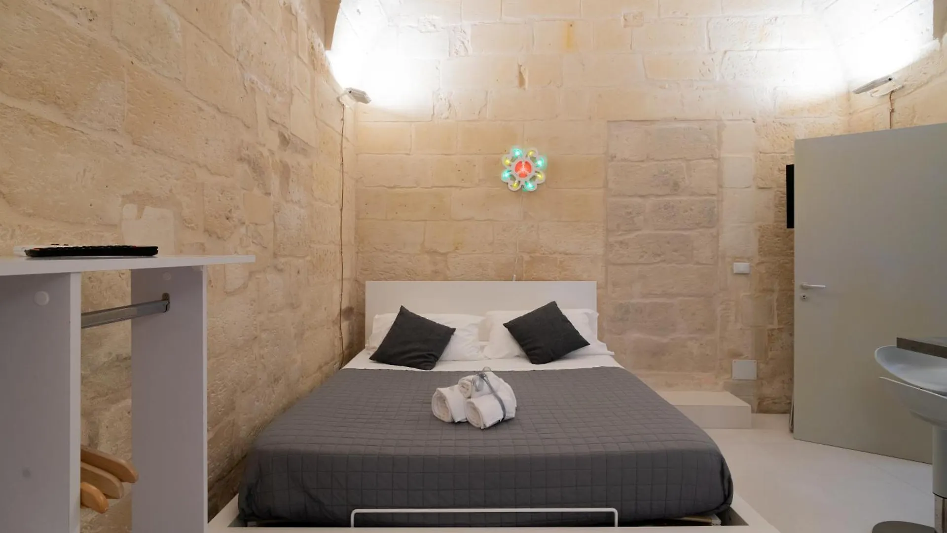 Appartement Essential Suite By Dimora Barocca Lecce Italië