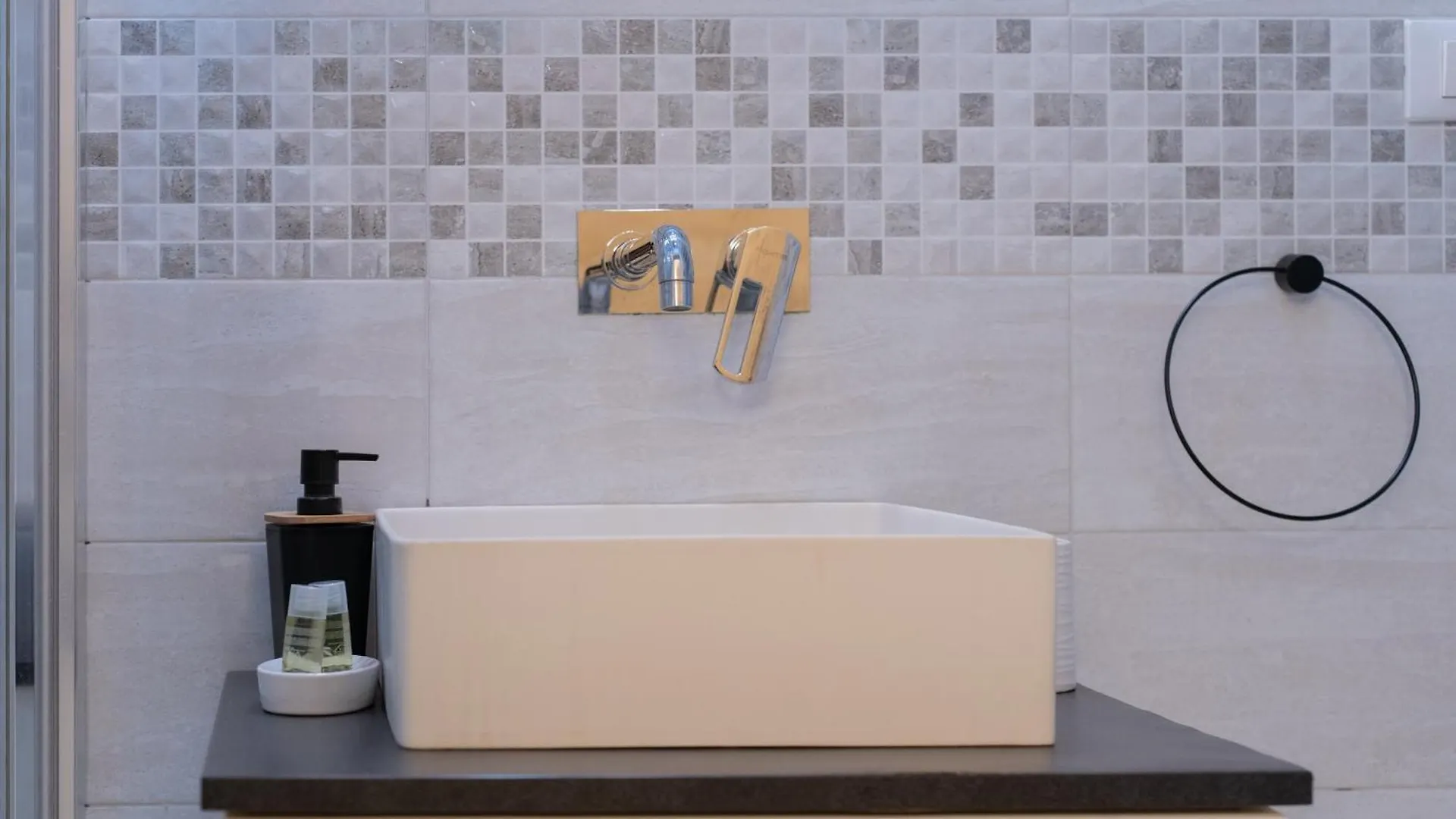 Essential Suite By Dimora Barocca Lecce